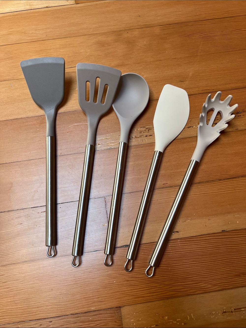 Kitchen utensils set